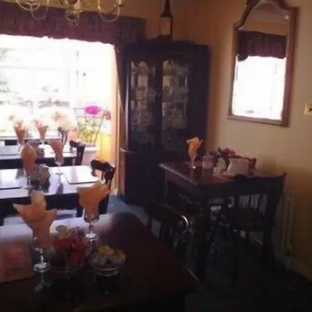 The Branches Bed and breakfast 3*