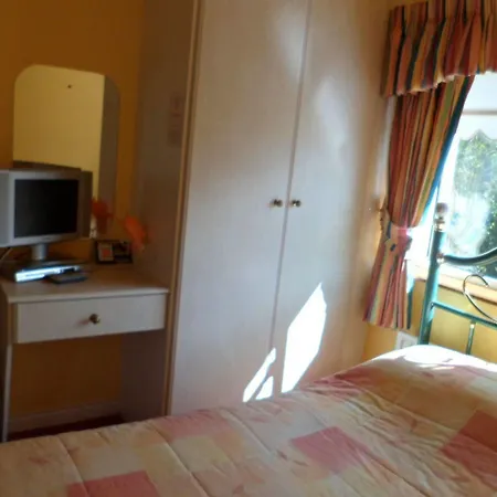 The Branches Bed and breakfast 3*